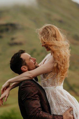 mobile - carousel-hero-element image-4